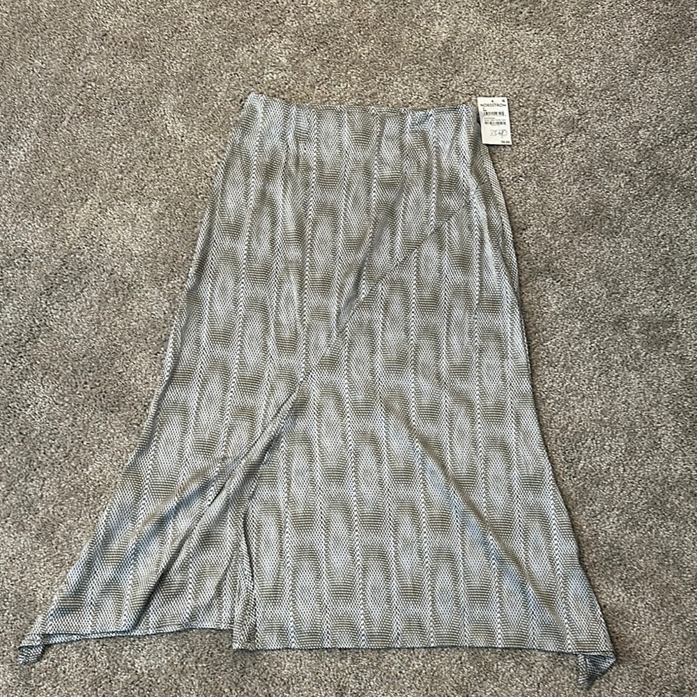 Elegant Gray Patterned Skirt